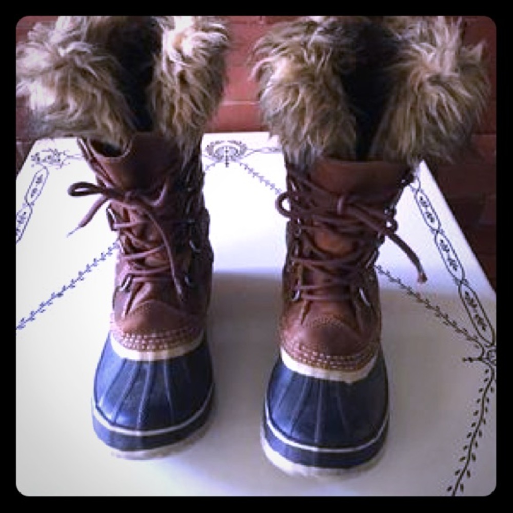 Sorel size 7 Joan of Arctic leather boots